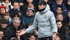 Челси трябва да се клатушка 10 часа с автобус за гостуването на Мидълзбро