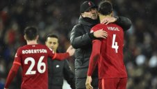 Челси посреща Ливърпул в ключово дерби в битката за титлата 