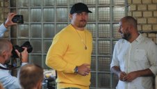 От лагера на Усик казаха дали Хъргович ще съсипе мача с Фюри