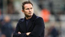 Феновете поискаха главата на Лампард