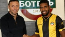 Турци пожелаха играч на Ботев