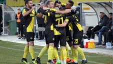 "Канарчетата" писаха четворка на Верея и летят зад Левски