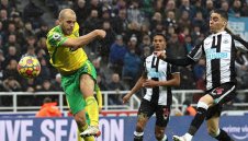 Нюкасъл пак не успя да спечели, Норич отново не загуби