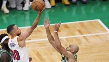 Голдън Стейт удари Бостън, Езерняците с нова загуба