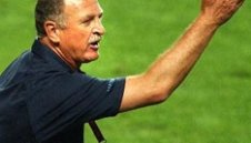 Сколари отрече, че ще поеме Бразилия