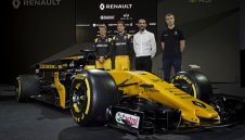 Рено гледа към петото място