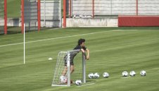 Ще дебютира ли Сане за Байерн срещу Шалке?