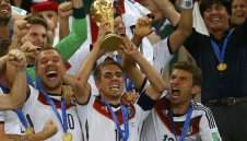 Филип Лам се отказа от националния отбор