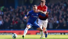 Челси "позлатява" Азар, прави го най-скъпоплатен във Висшата лига