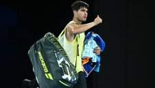 Алкарас се моли някой да удари Джокович