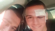 Вальо Антов с няколко шева и затворено око