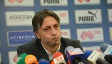 Започва проверка на договорите на Левски