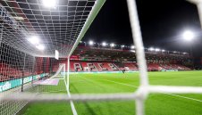 Буря отложи дерби от Чемпиъншип, повреди стадиона на Черешките