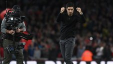 Никога не съм виждал "Емиратс" така, радва се Артета