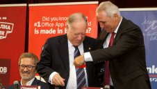 Настъпеният от Стоичков съдия разказа пикантни истории за славната случка