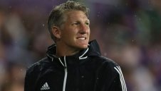 ОФИЦИАЛНО: Швайнщайгер приключи с футбола