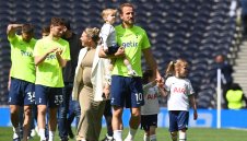 Писна му без трофей: Кейн иска промени в Тотнъм