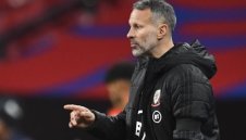 Райън Гигс сериозно го закъса, сега и от финансово естество