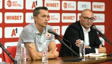 Удариха пресаташето на ЦСКА с бирена бутилка в главата