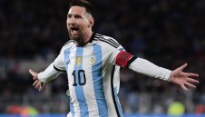 Магическо изпълнение на Меси осигури победа на Аржентина