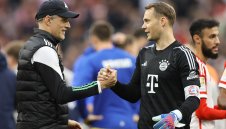 Байерн хвърля Нойер в калта