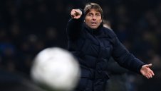 Конте критичен след хикса със "светците"