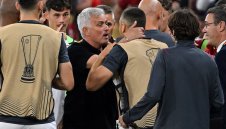 Моуриньо подсилва Рома с бияч на жени от Юнайтед