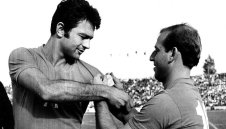 Левски подарява 75 тениски на Гунди 