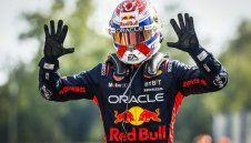 10 поред за Макс на "Монца", здрава битка във Ферари за подиума   