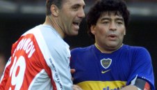 Стоичков води Марадона и още куп легенди в България 