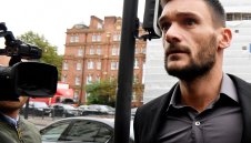 Юго ще отнесе глоба и от Шпорите, но ще запази лентата