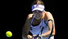Шампионката Кенин отпадна в Австралия