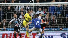 Евертън излъга "свраките"