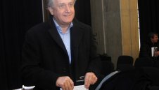 Спас Русев спасява Левски?