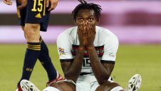 Звездата на Милан отхвърли оферта за нов договор