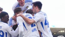 Груев с важна асистенция за трудна победа на Лийдс