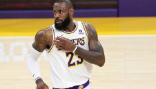 ЛеБрон не е сигурен за бъдещето си в ЛА Лейкърс