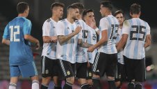 Аржентина бие и без Лео Меси