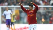 Рома бие 1:0, скъсява дистанцията на 9 точки