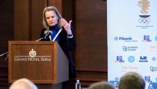 Стефка Костадинова: Ще се съобразя моментално с решението на българския съд