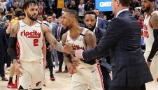 Лилард бесен, след  като съдиите ощетиха Портланд