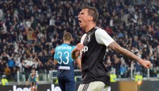 Милан прибира Манджукич 