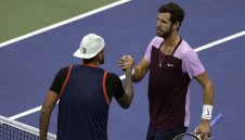 Хачанов изрита Кирьос в 5 сета и ще играе с Рууд за място на финала