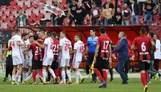 "Ходете си в Микре" е причината за боя на "Армията"