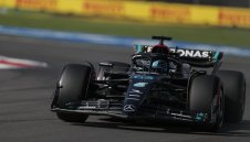 Наказаха Ръсел с 2 места за надпреварата в Бразилия