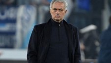 Обрат! Моуриньо поема Наполи