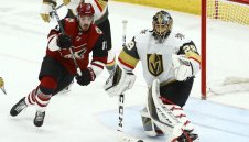 Лас Вегас мушна 5 парцала на Аризона в НХЛ