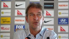 Австралия си търси нов треньор, обещават 5 млн. долара на година