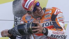 Маркес се върна на победния път