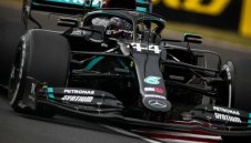 Люис надви Валтери и отново е на полпозишън